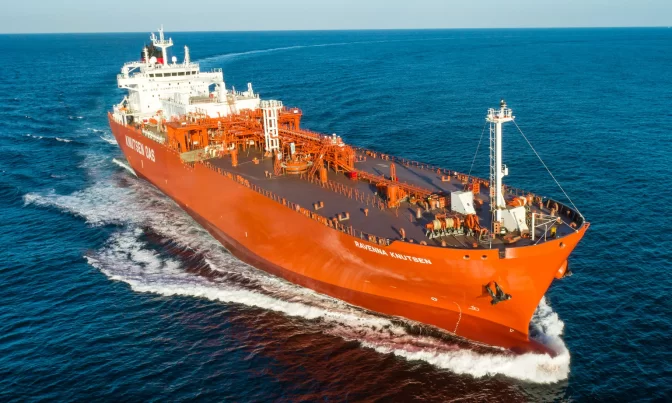 Steel Plates in Shipbuilding & Offshore Engineering 